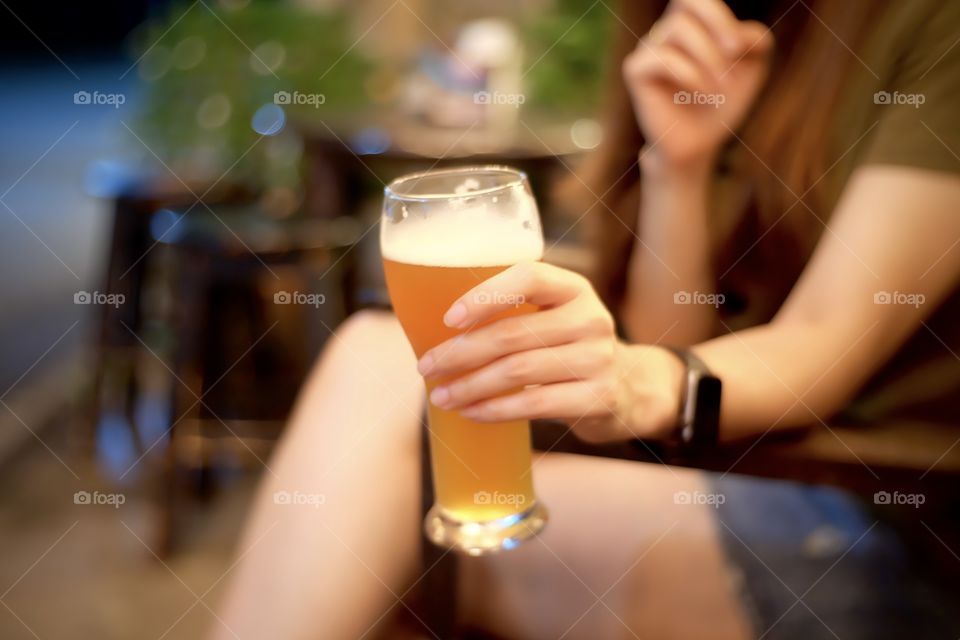 Women drinking beer time 