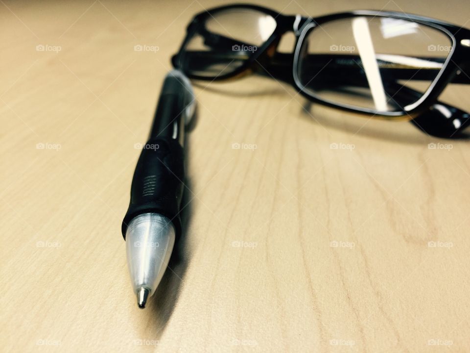 Writers tool . Specs and glasses 