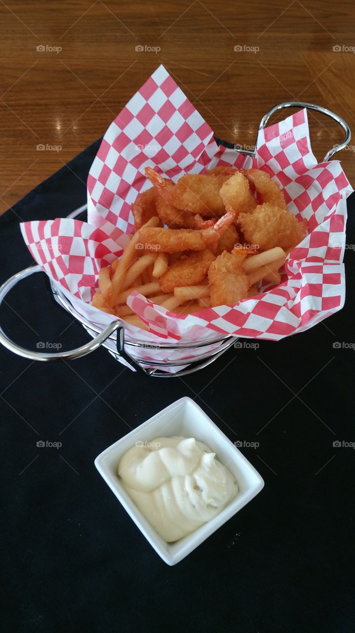 Fried Shrimp and Fries Basket