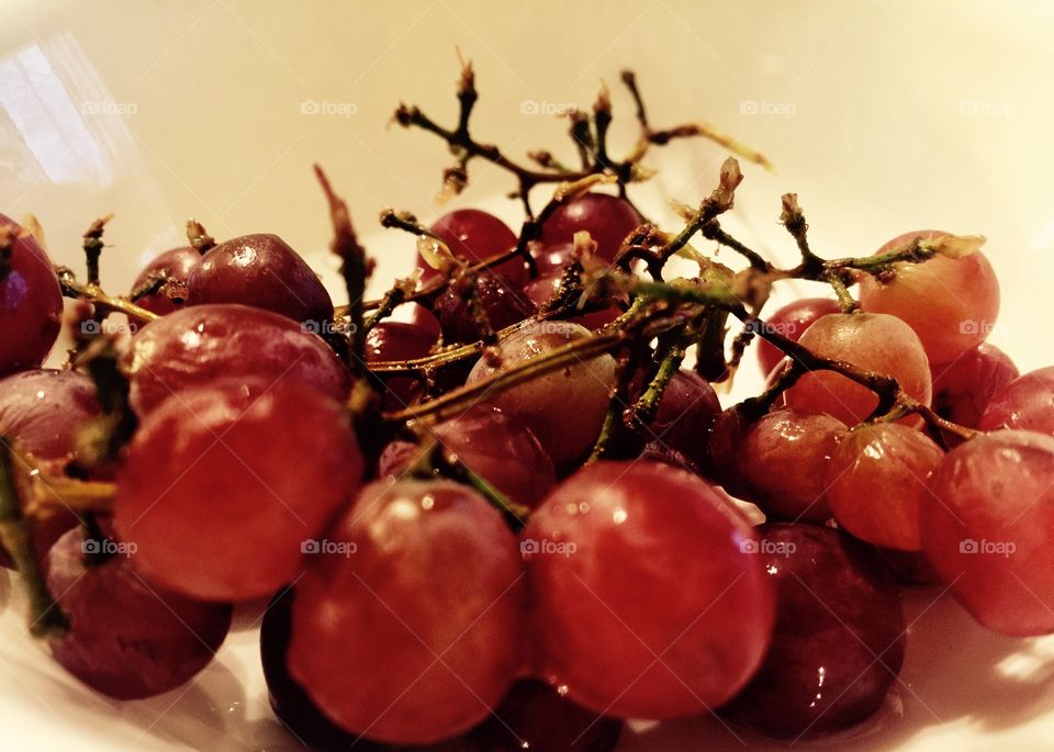 Simple purple grapes 