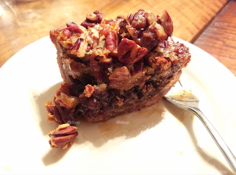 Pecan pie bake with chocolate crust 