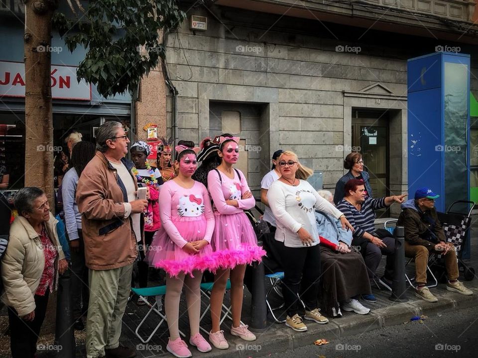 Two Hello Kitty girls waiting for their team to arrive at the festival.
Portugal.