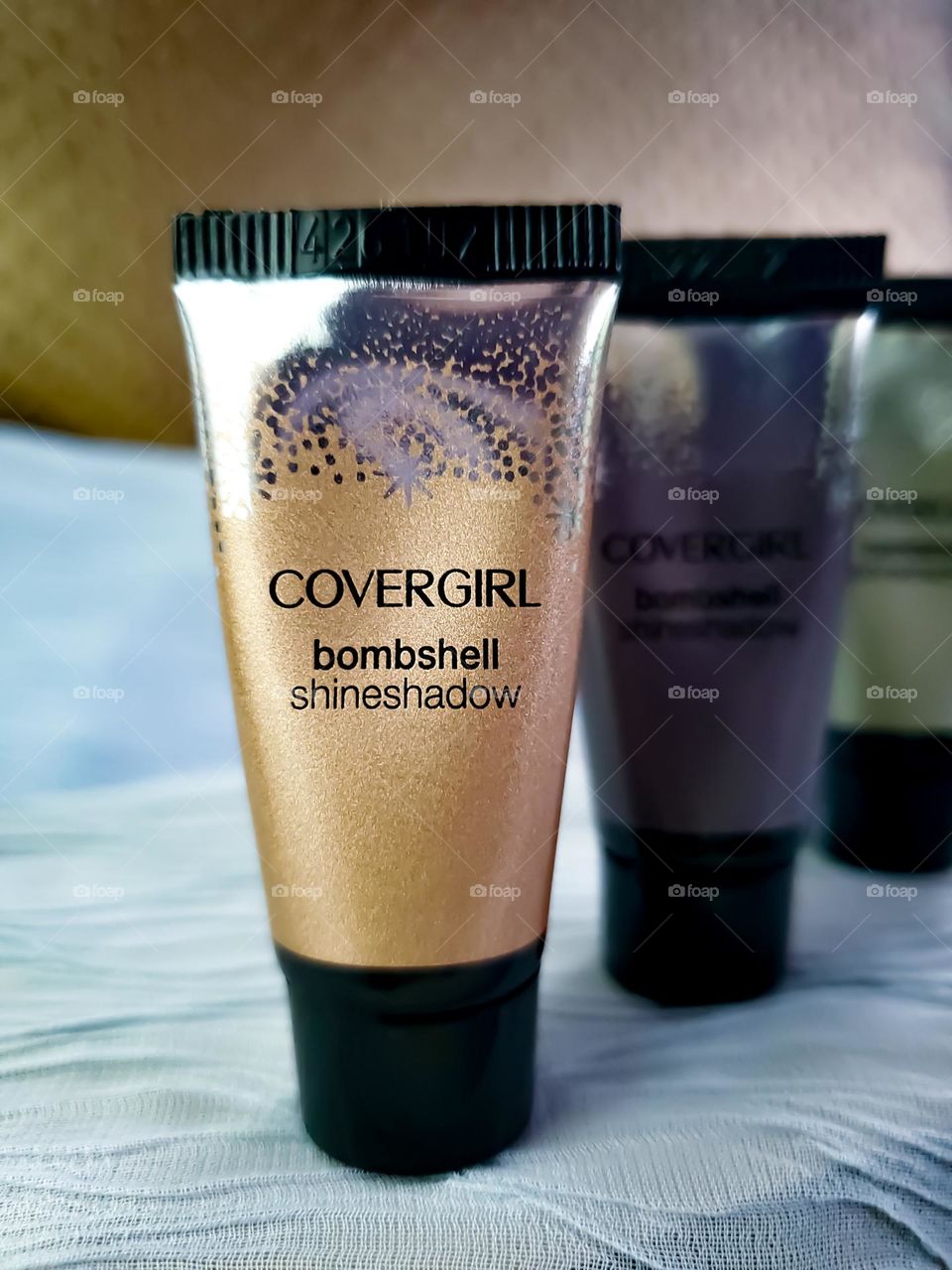 Cover Girl bombshell 
shineshadow.