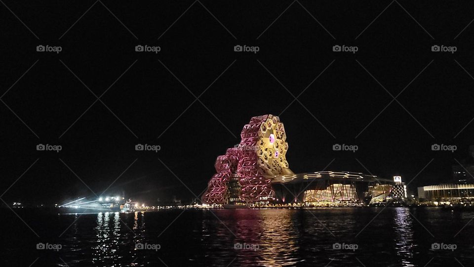 "Kaohsiung Music Center.Designed by Manuel Alvarez Monteserin Lahoz. Got FIABCI World Prixd'Excellence Awards 2021. The appearance design is based on the ups and downs of the waves."Wave Towers"