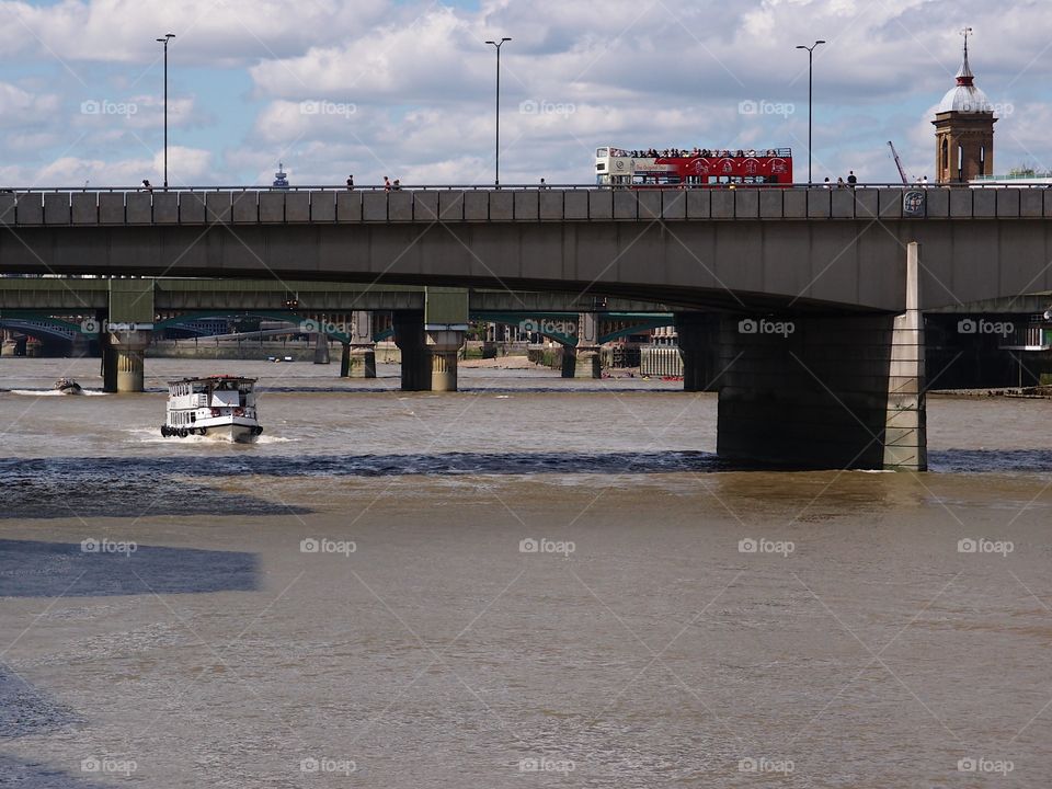 Summer vacation sightseeing in London 