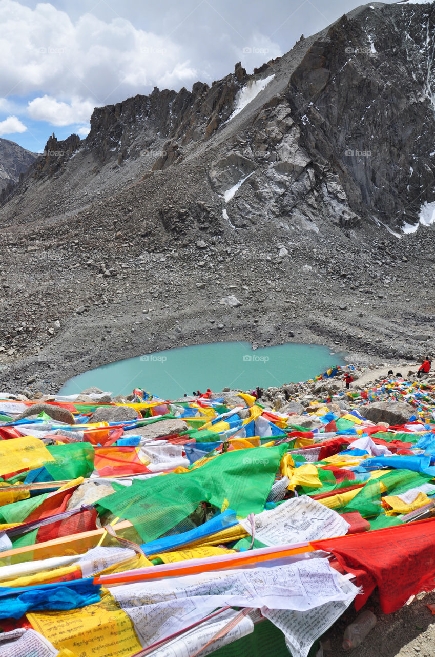 Flags and the lake 