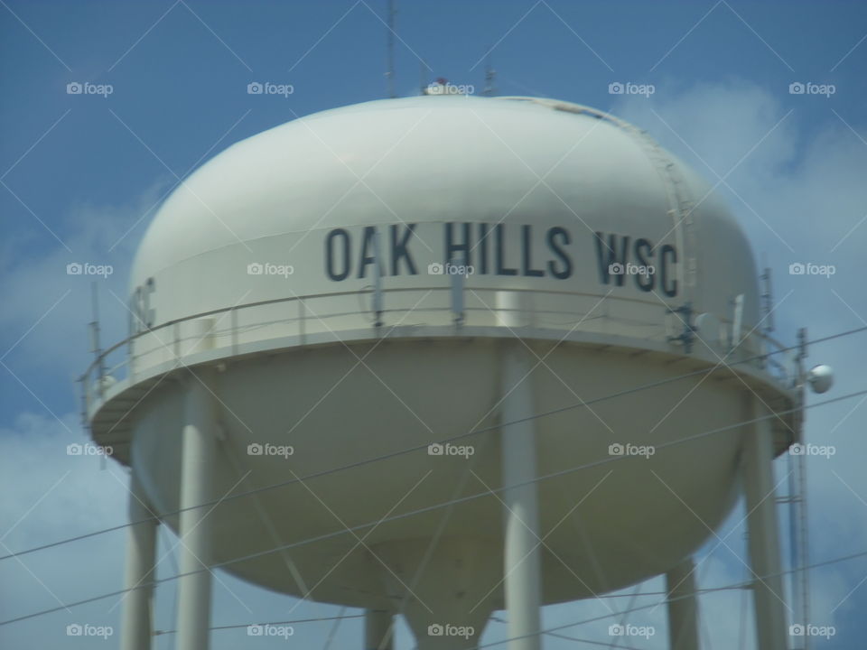 welcome to Oak Hills. This is a picture of a water 💦 tower 🗼 in oak Hills Texas. 👣 🚶 🏃 🔥 💨