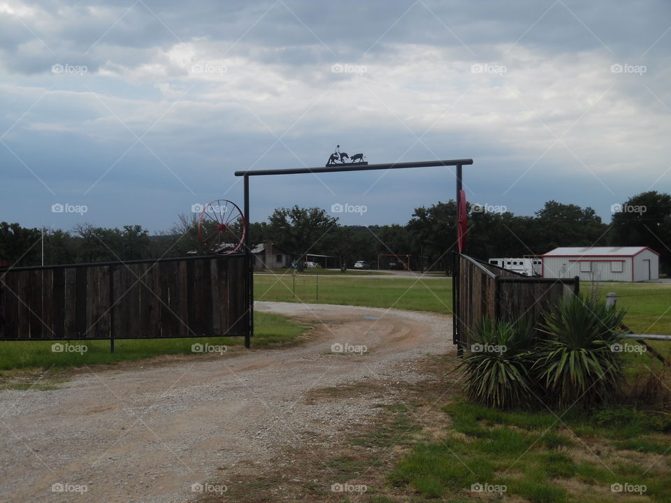 ranch entrance sign. This is a picture I took of a Texas ranch that is located near Graham Texas. 👣 🚶 🏃 🔥 💨