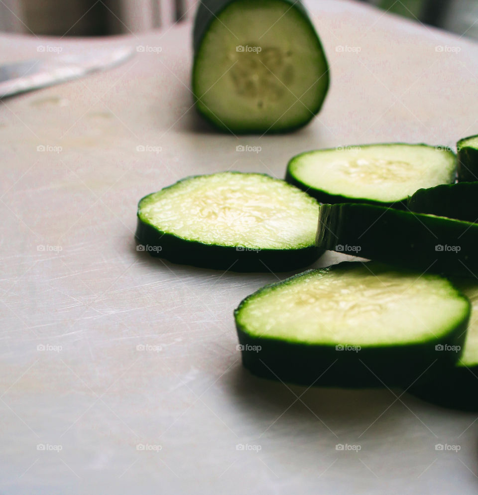 Cutting cucumber 