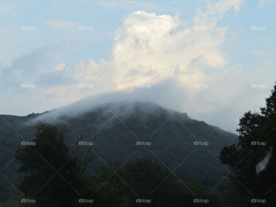 Clouds on the mountain 