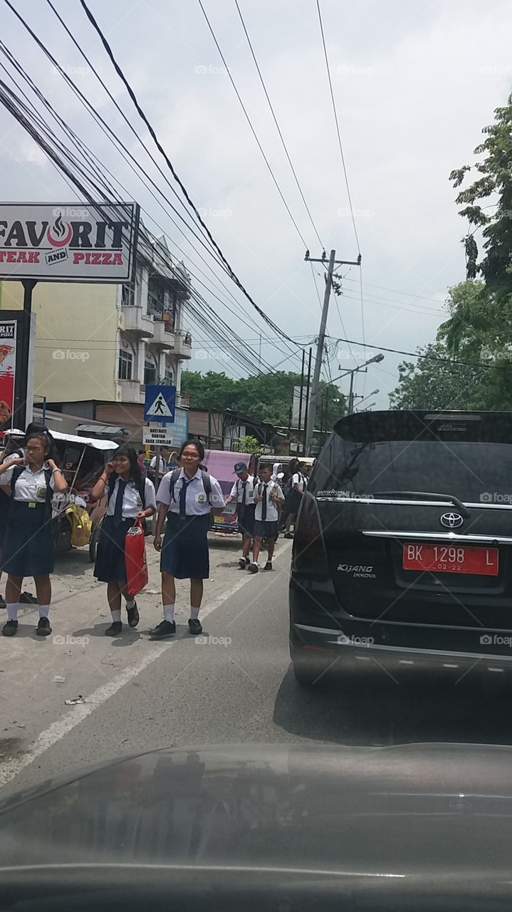 Sekolah Medan $10