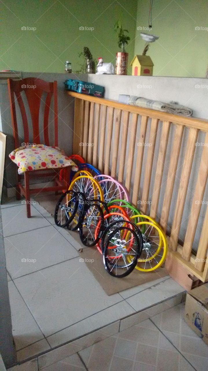 Tudo colorido para alegria de todos é das de bicicletas que surgem novos Atletas da saude