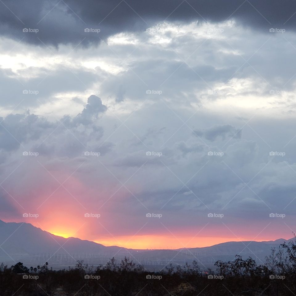 clouds, pink sky, orange sky, sunset, sunset over the Coachella Valley in California, mountains, desert, sun, Nature, peaceful, relaxing