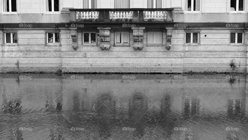 Building in water in a park in Antwerp