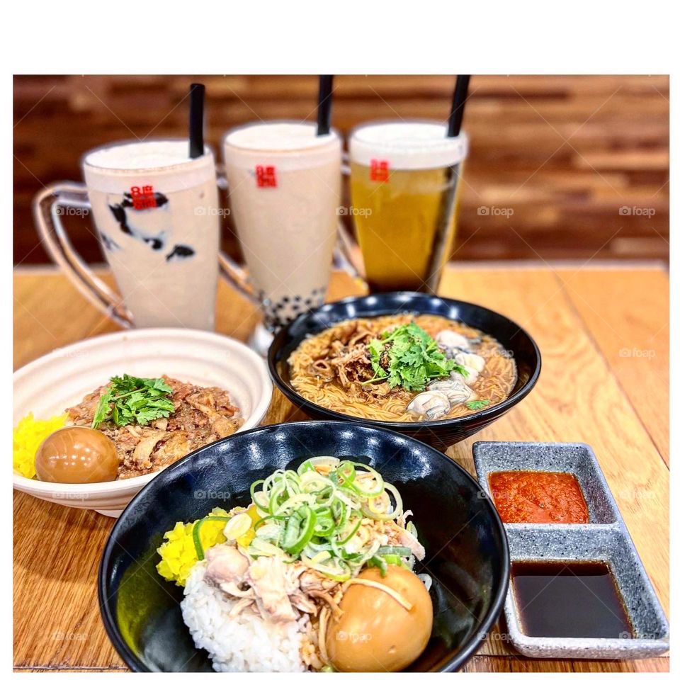 Taiwanese food braised pork belly rice bowl, oyster Chitterling mee sua, scallion oil chicken rice bowl and bubble teas 