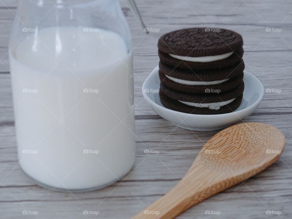 Oreo and milk