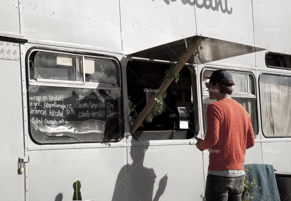 Outside foodtruck ordering food