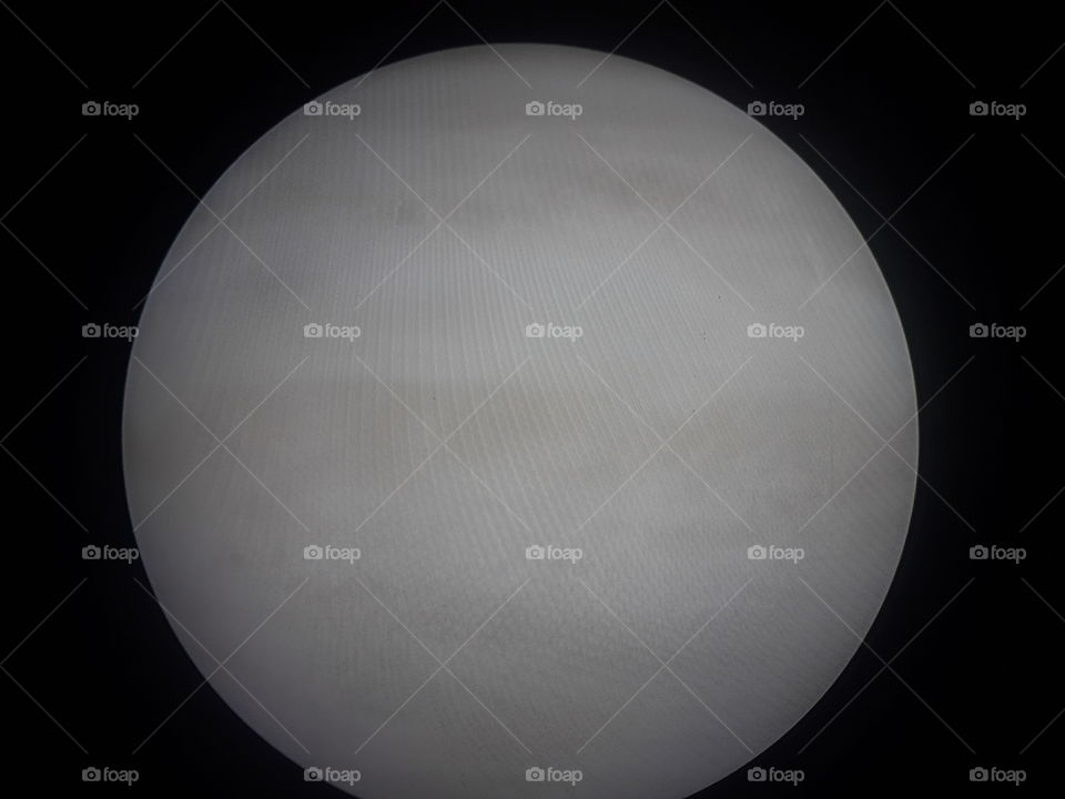 a 

a lua bem próximo