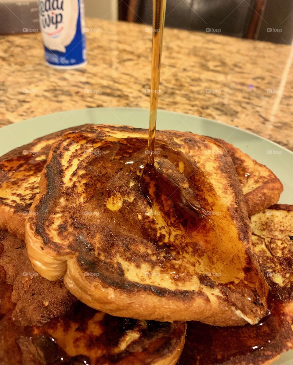 French Toast and maple syrup 