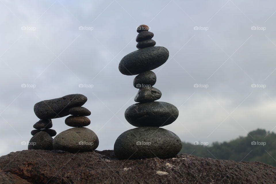 balance rocks on the beach