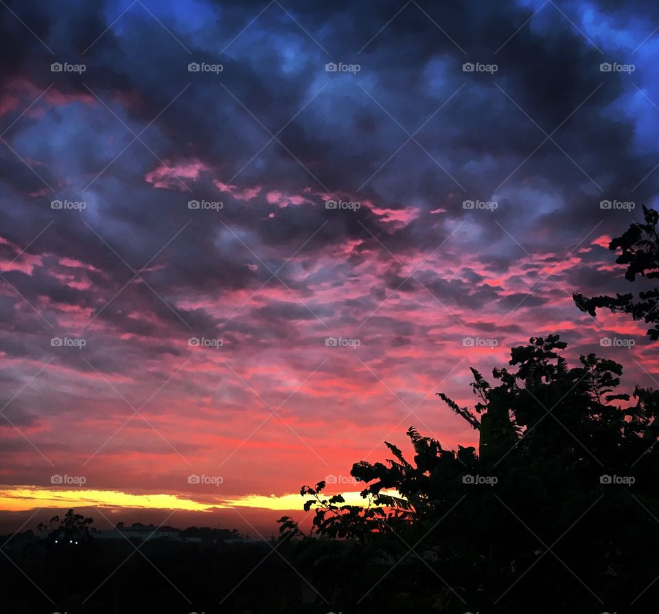 🌄🇺🇸 An extremely beautiful dawn in Jundiaí, interior of Brazil. Cheer the nature! / 🇧🇷 Um amanhecer extremamente bonito em Jundiaí, interior do Brasil. Viva a natureza! 