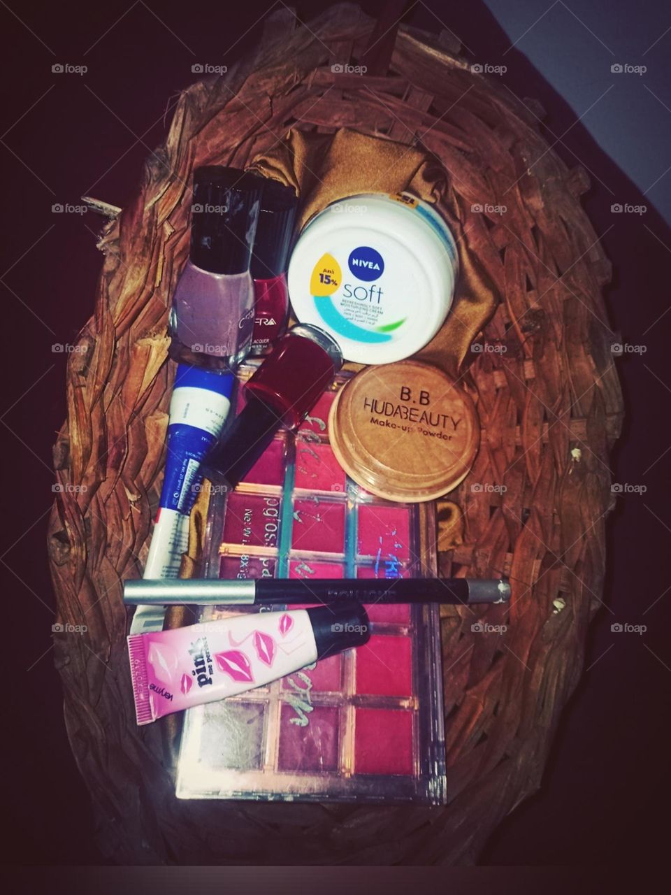 make up ❤️💥 rouge 💋 Nivea , powder ❤️ eyeliner 🙈 lipgloss