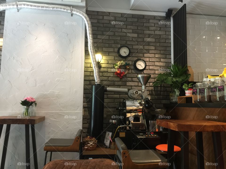 Little cafe shop near my house. A special and comfortable space also serve nice coffee here. 