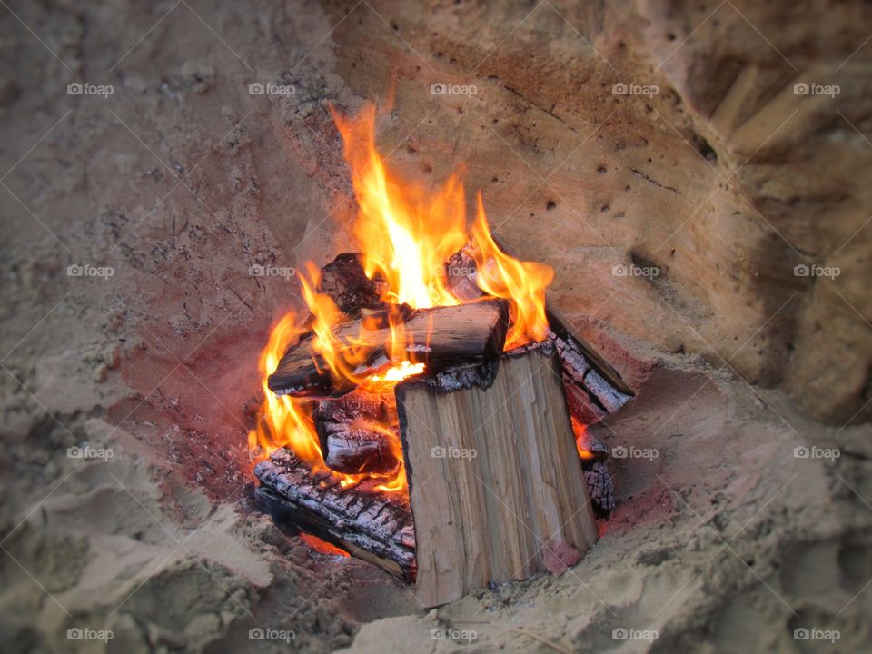 Campfire on the beach cosy outing with friends