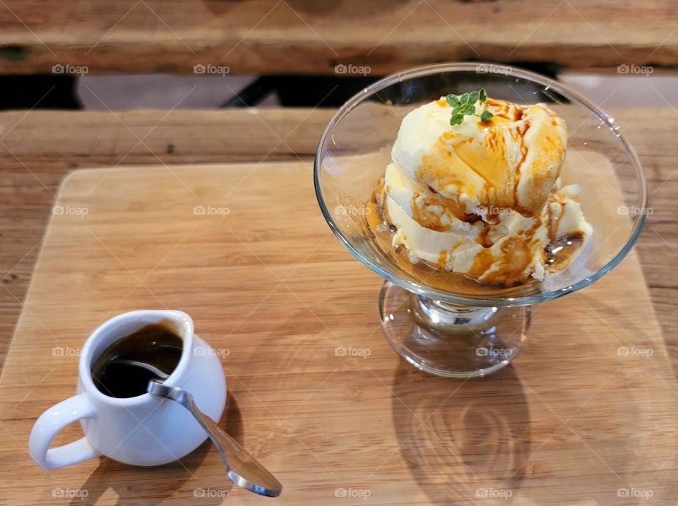 Affogato and espresso liquid