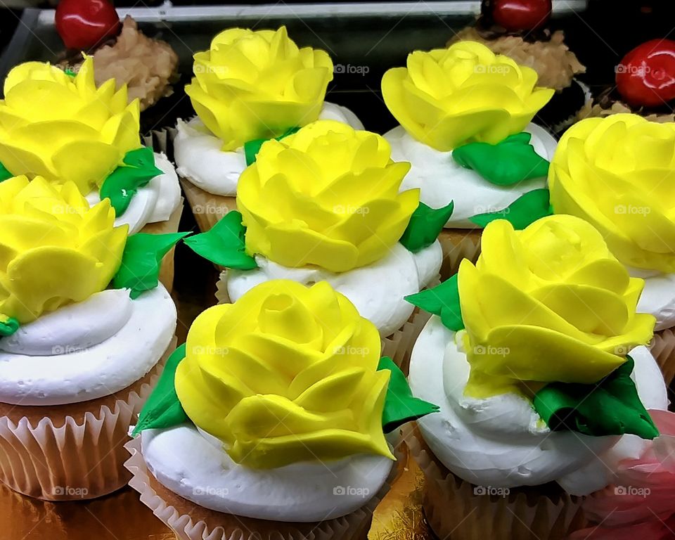 crazy cupcakes fancy yellow flower petal