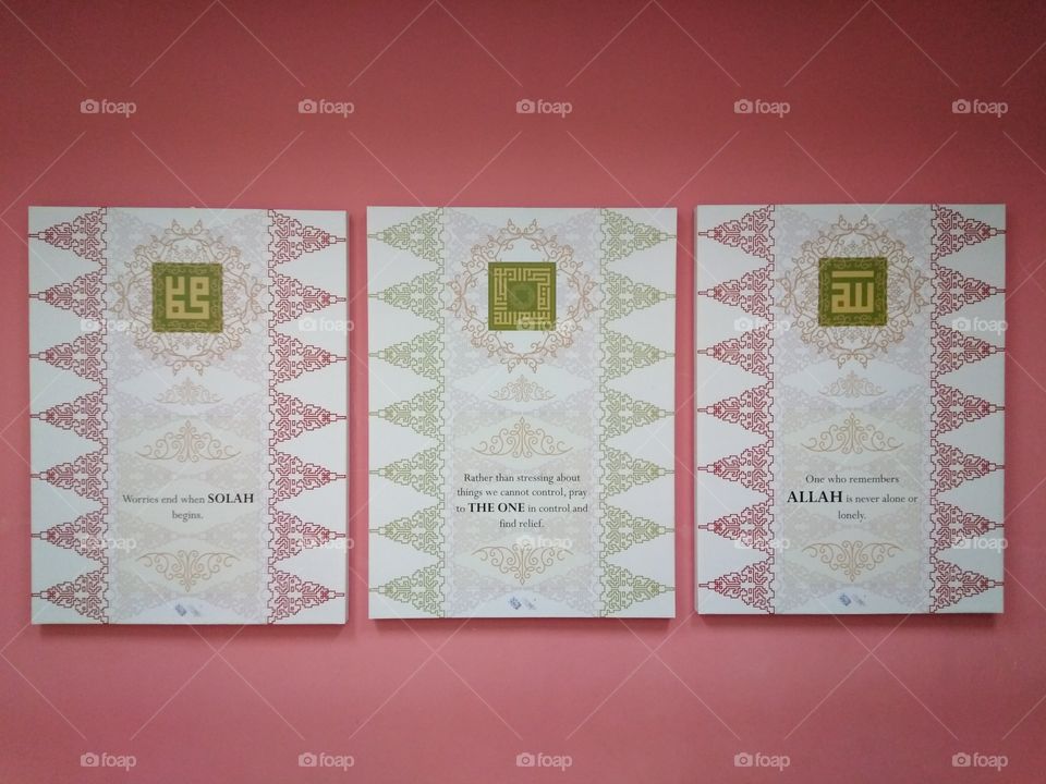 Three poster as a reminder in a prayer room