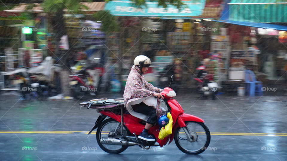 Moto in rain
