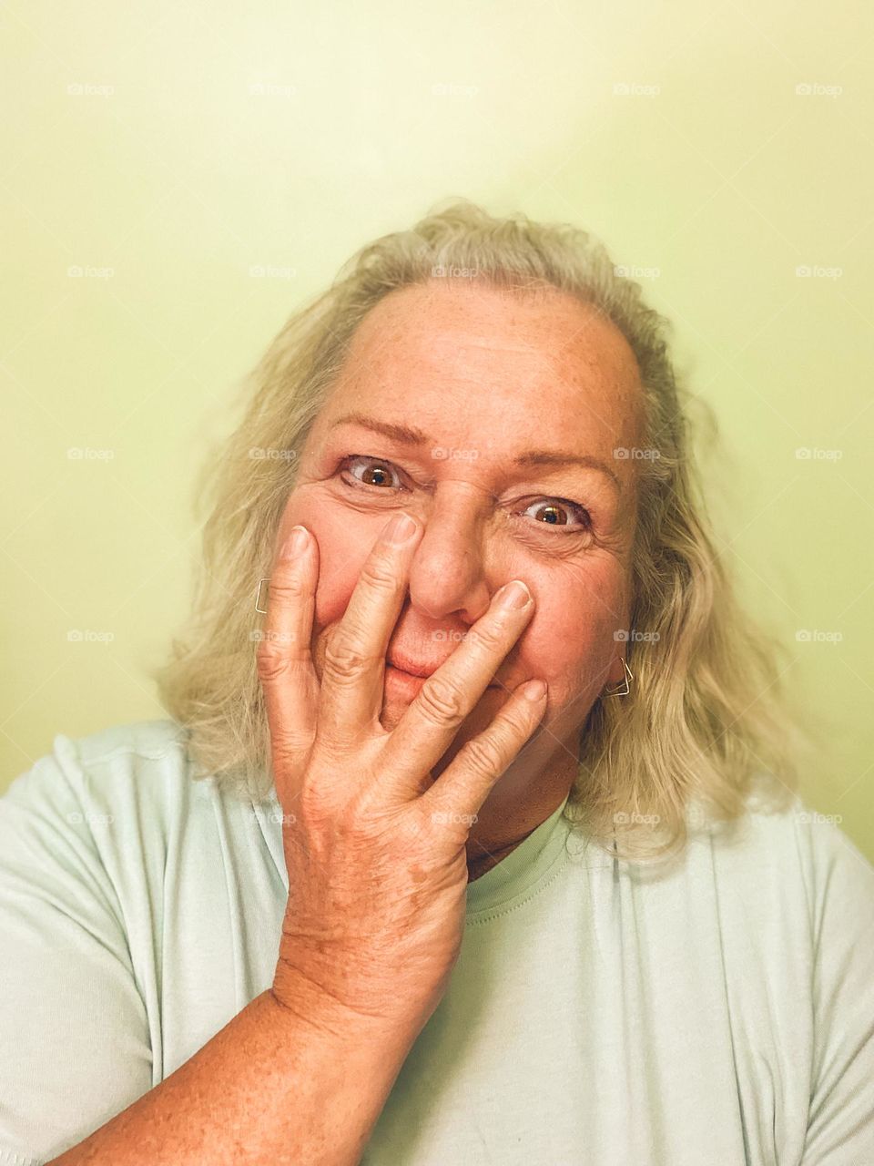 Yeah, 65 is vibrant! Selfie in the very best lighting, flattering colours and some minor editing makes me feel good!