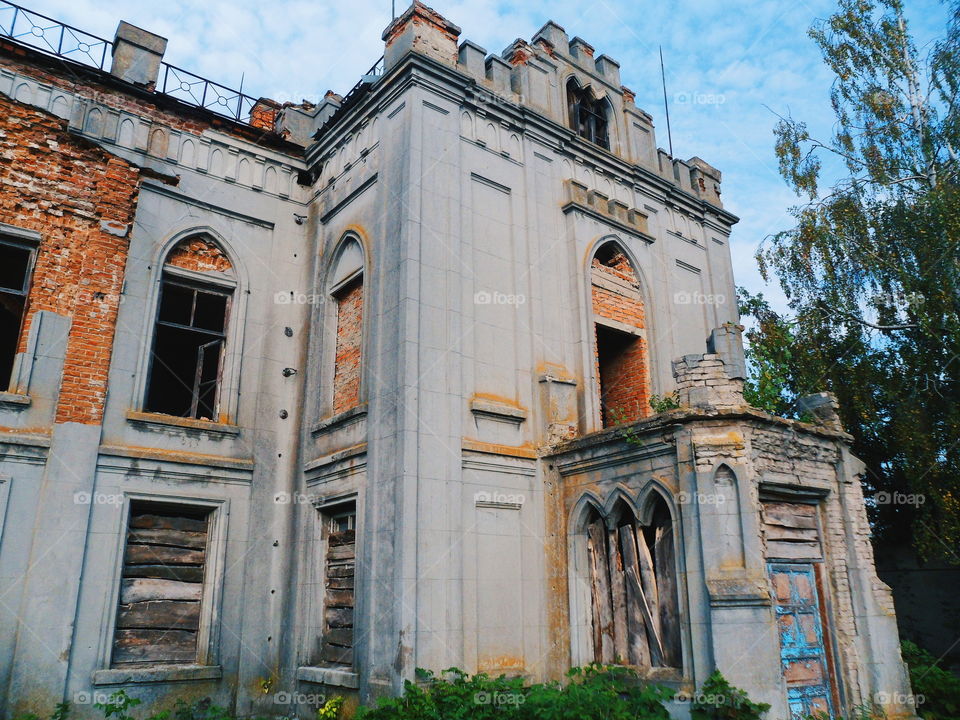 The old gothic palace of the nobleman Goroholsky in the village Chervone. The castle is now a monastery, and part of the palace in an abandoned state