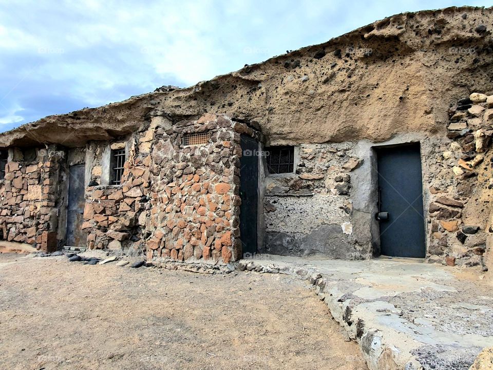 living cave in Spain by the sea - Apartment or Habitation built in the Rock