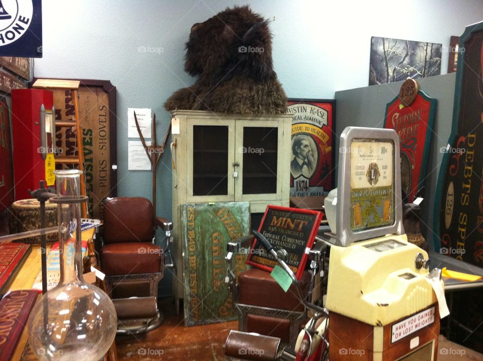 Antique Trove. Antiques and Oddities