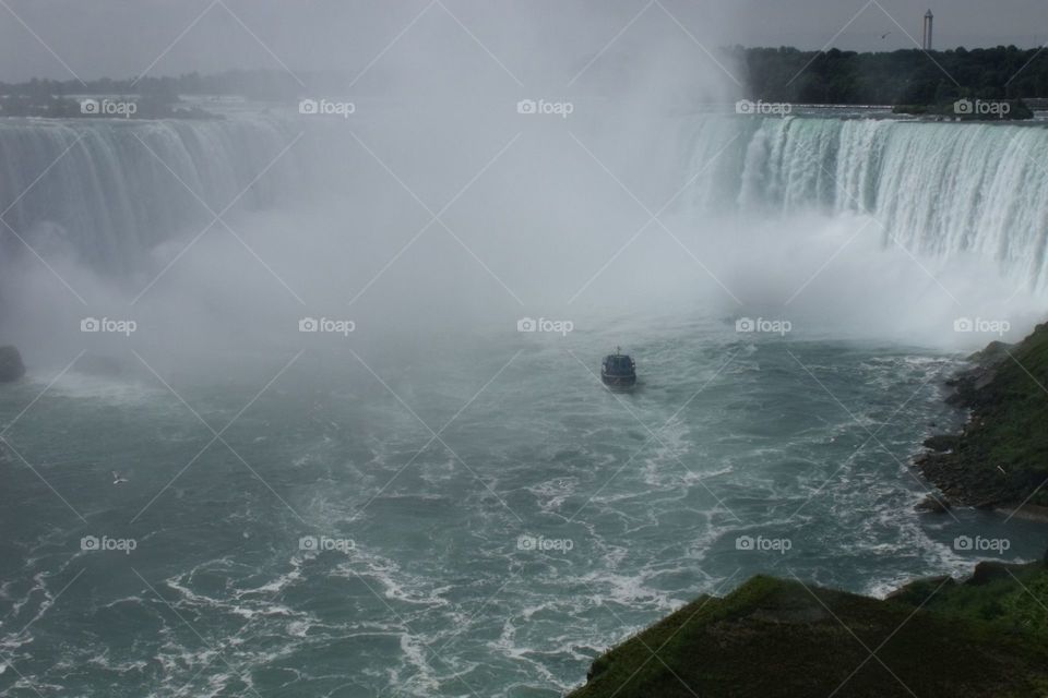 Maid Of The Mist Approaching Niagara Falls -  Niagara Falls, ON