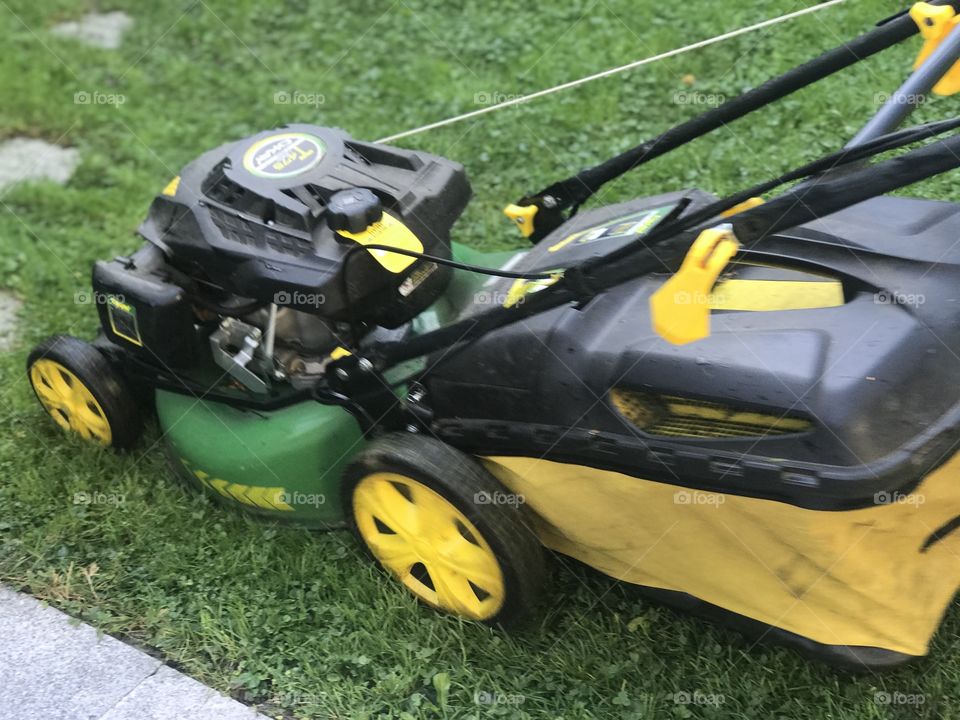 Rasenmäher 