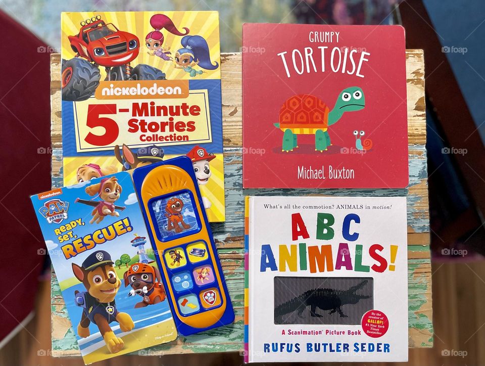 Books for toddlers, choosing books to read, bedtime stories for toddlers, reading to children, reading books is fun, reading for relaxing, toddlers and books