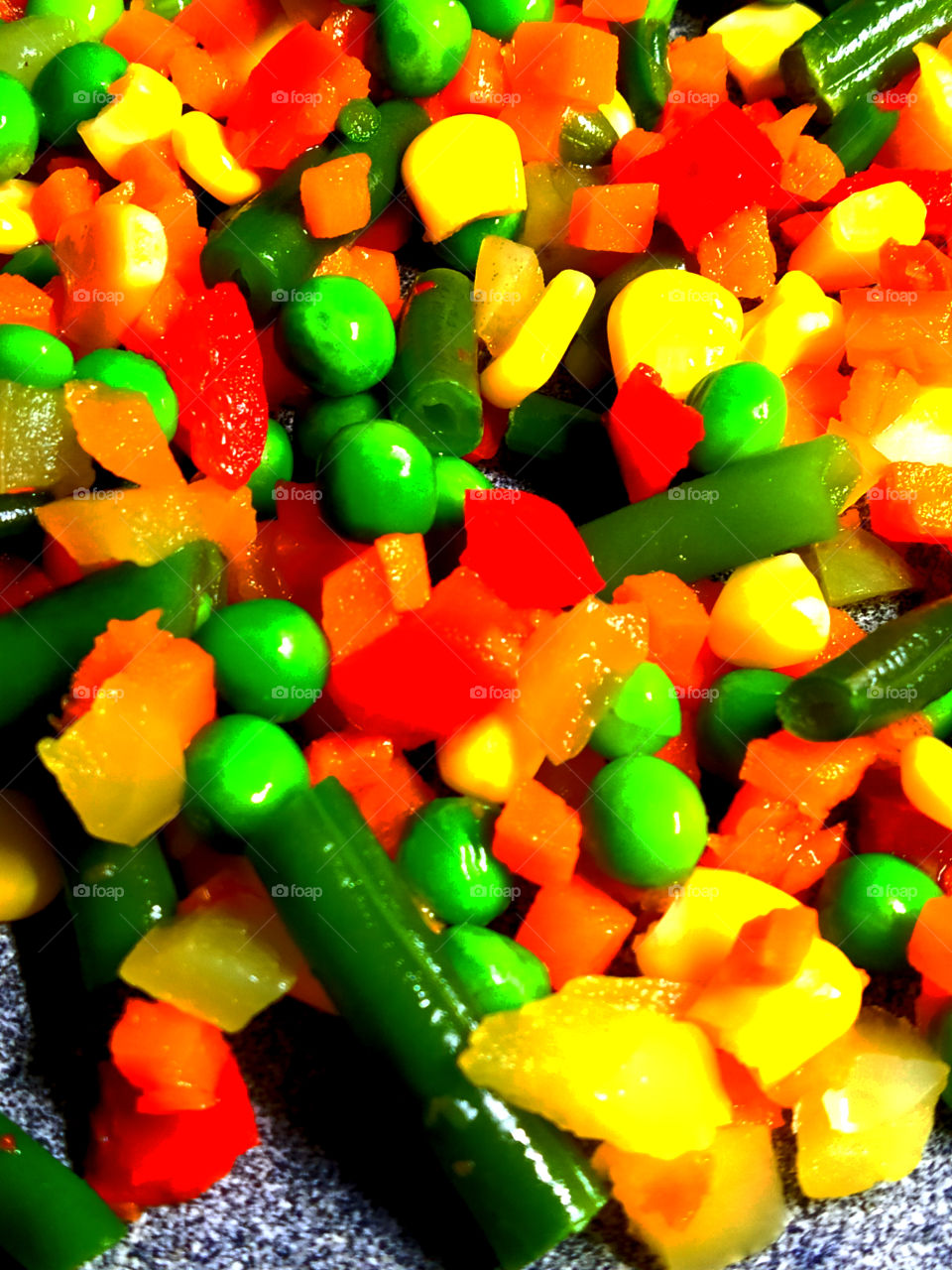 Mix: corn, green beans, peas, red peppers, carrots and onions