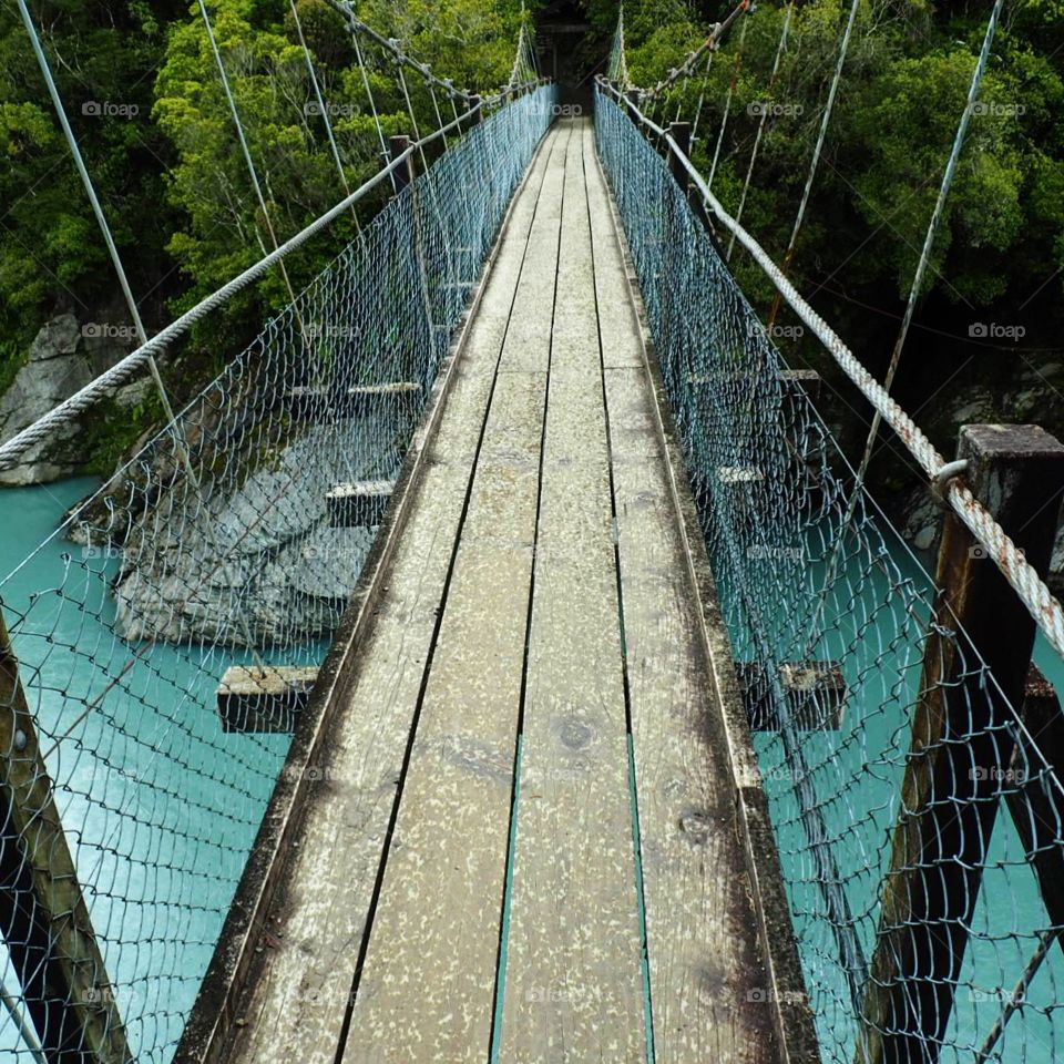 Bridge over the gorge 