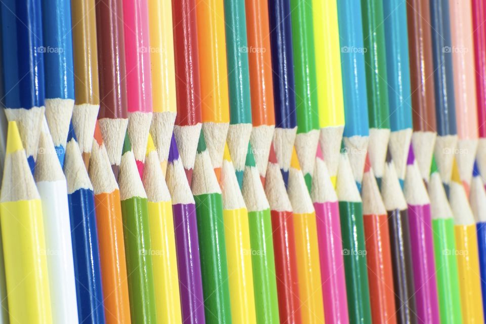 When I saw these colored pencil, I immediately thought  of taking a photo of it like this! It worked! Just like how I imagined! 