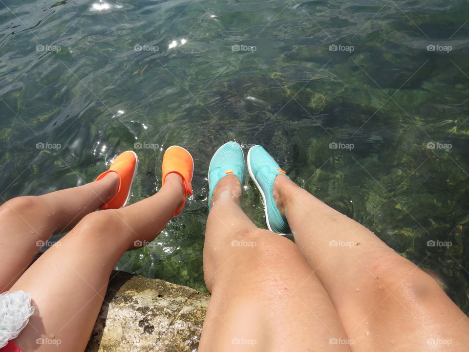 Mama und Tochter lassen die Seele baumeln