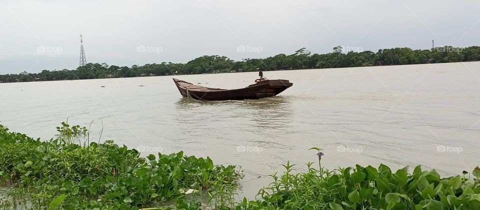 Engine boat