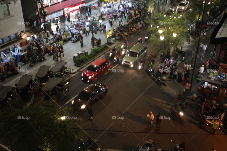traffic density in the pedestrian crowd
