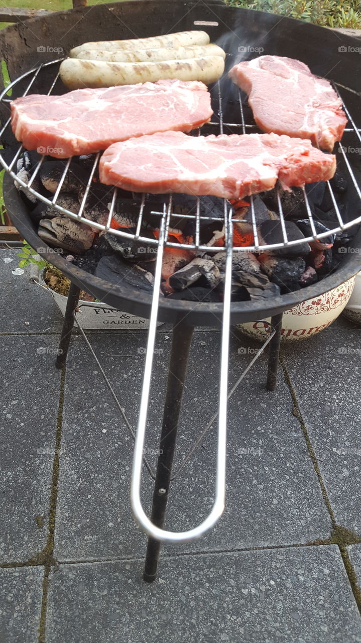 Das Leben um den Grill. Lecker.