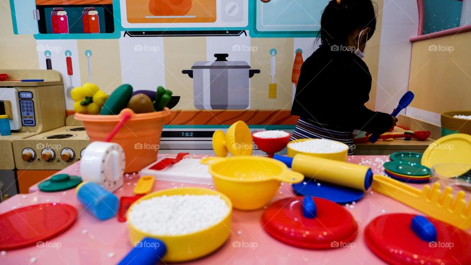 play cooking on the playground