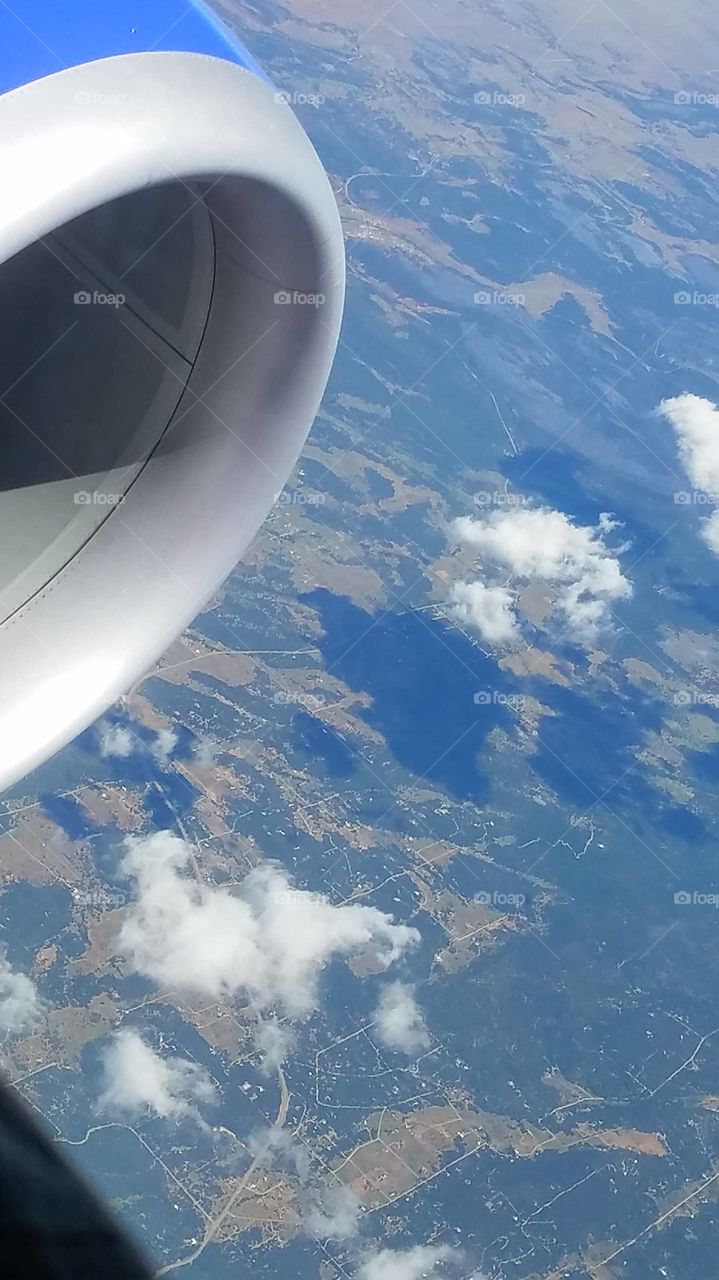 from the airplane can you see the engine?