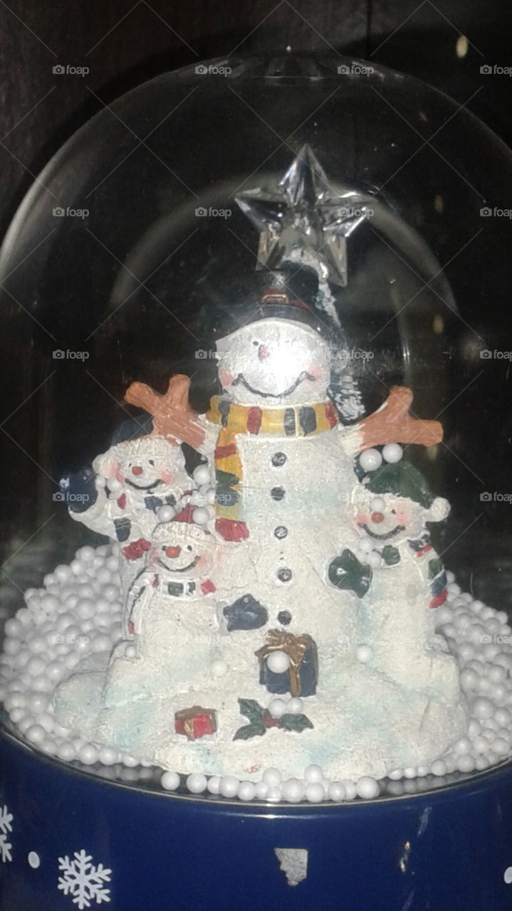 Snow Globe Frosty