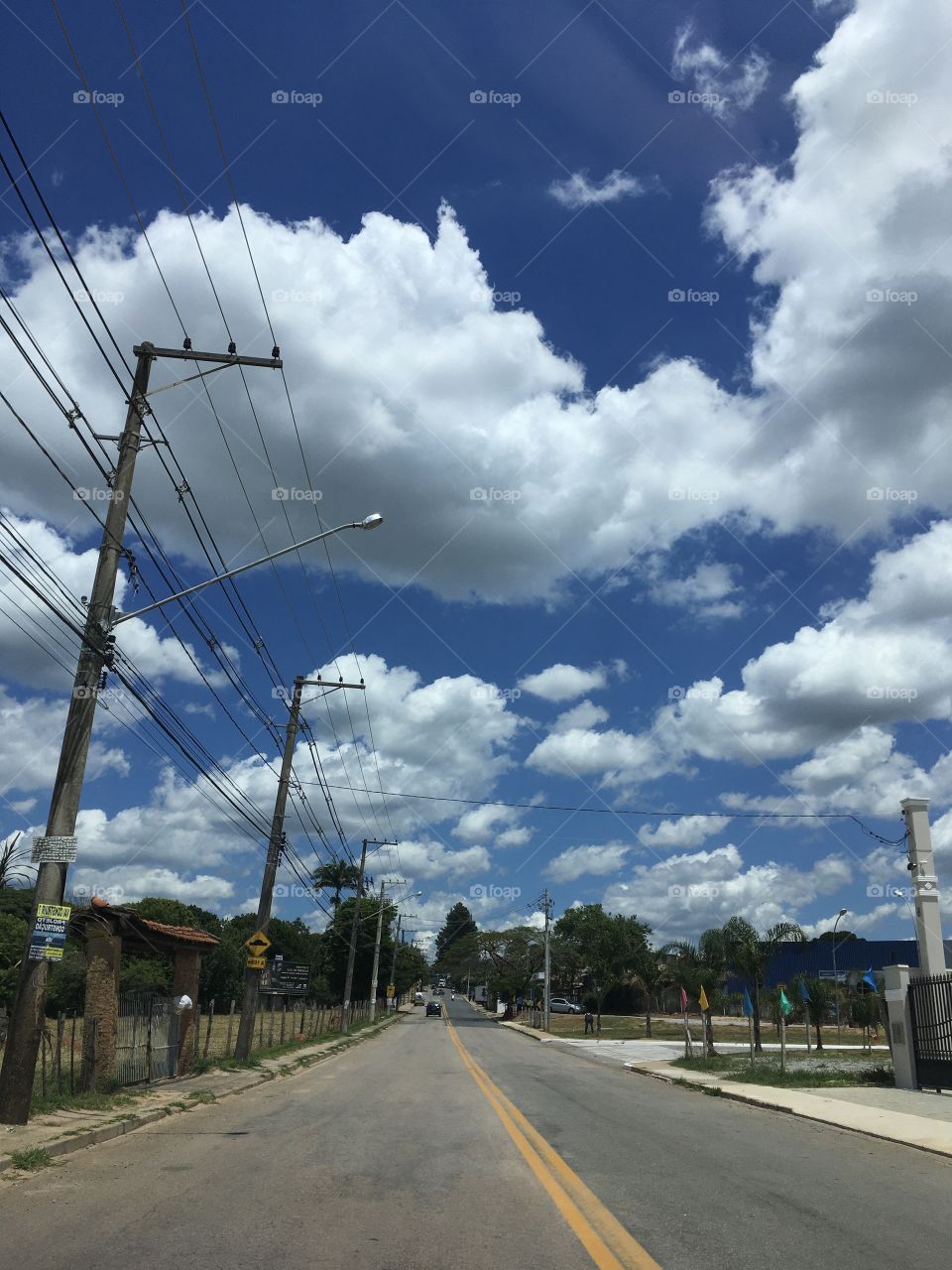 ‪Ôpa! Parece que eu ouvi alguém falar que teremos chuva?‬
‪.‬
‪Parece?‬
‪.‬
‪Pôxa, acho que não... ficaremos com o forte calor e o céu azul com nuvens nesta 6a feira. ‬

‪📸‬
‪#FOTOGRAFIAéNOSSOhobby‬